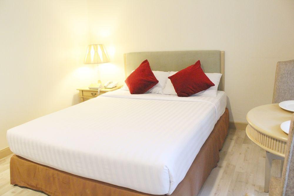 Romance Hotel Bangna Бангкок Екстер'єр фото