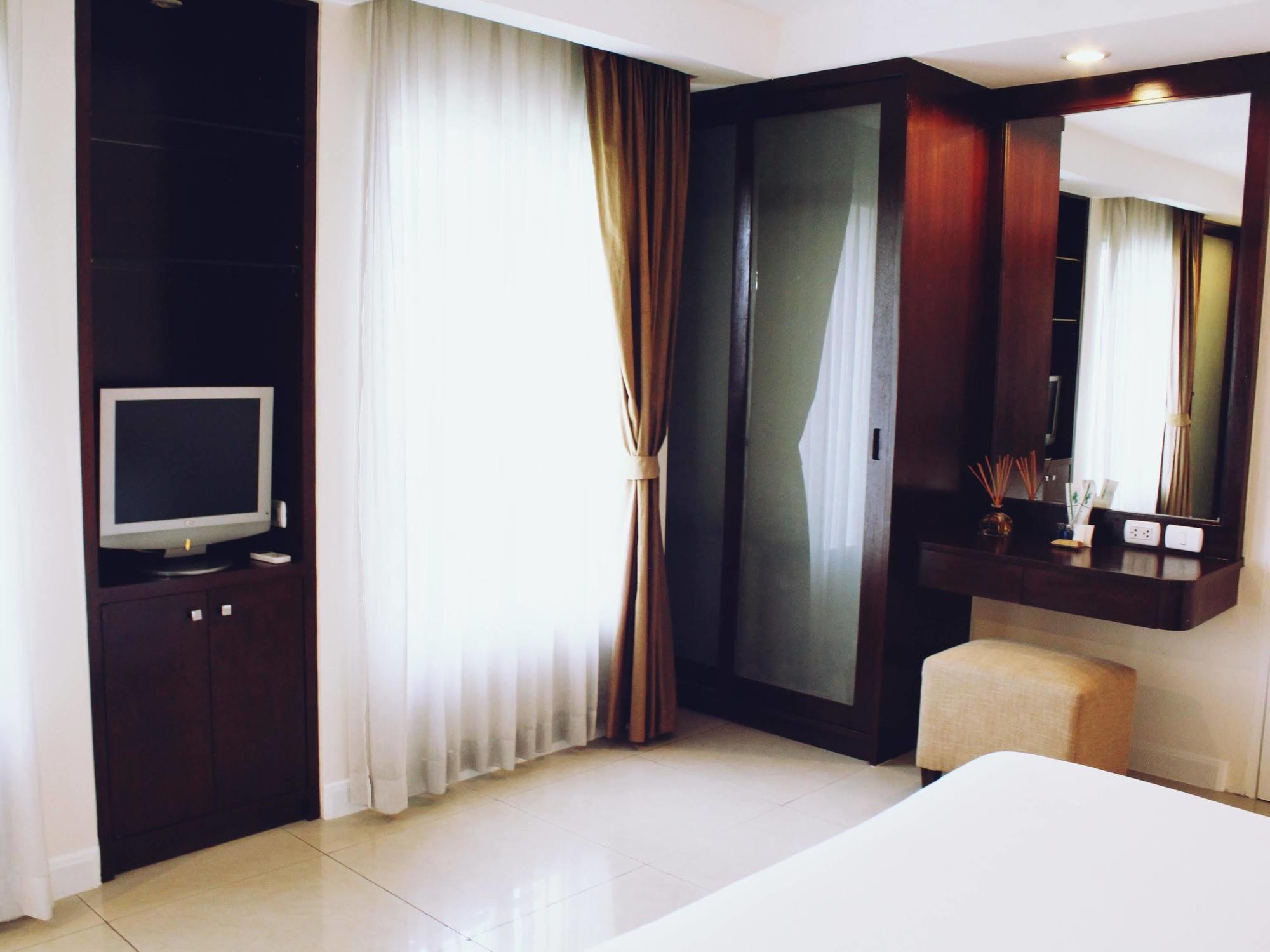 Romance Hotel Bangna Бангкок Екстер'єр фото